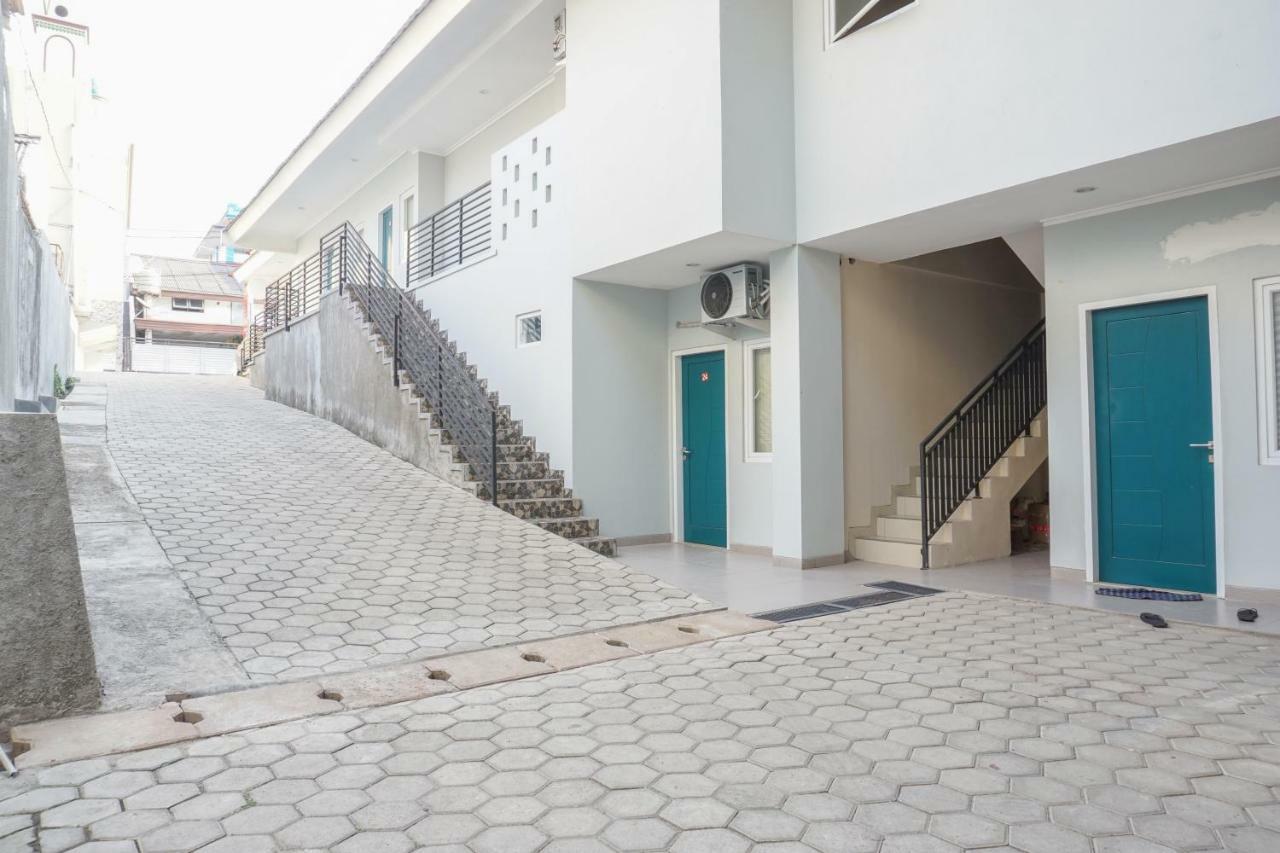 Residences By Reddoorz Near Mt Haryono - Minimum Stay 7 Days 雅加达 外观 照片